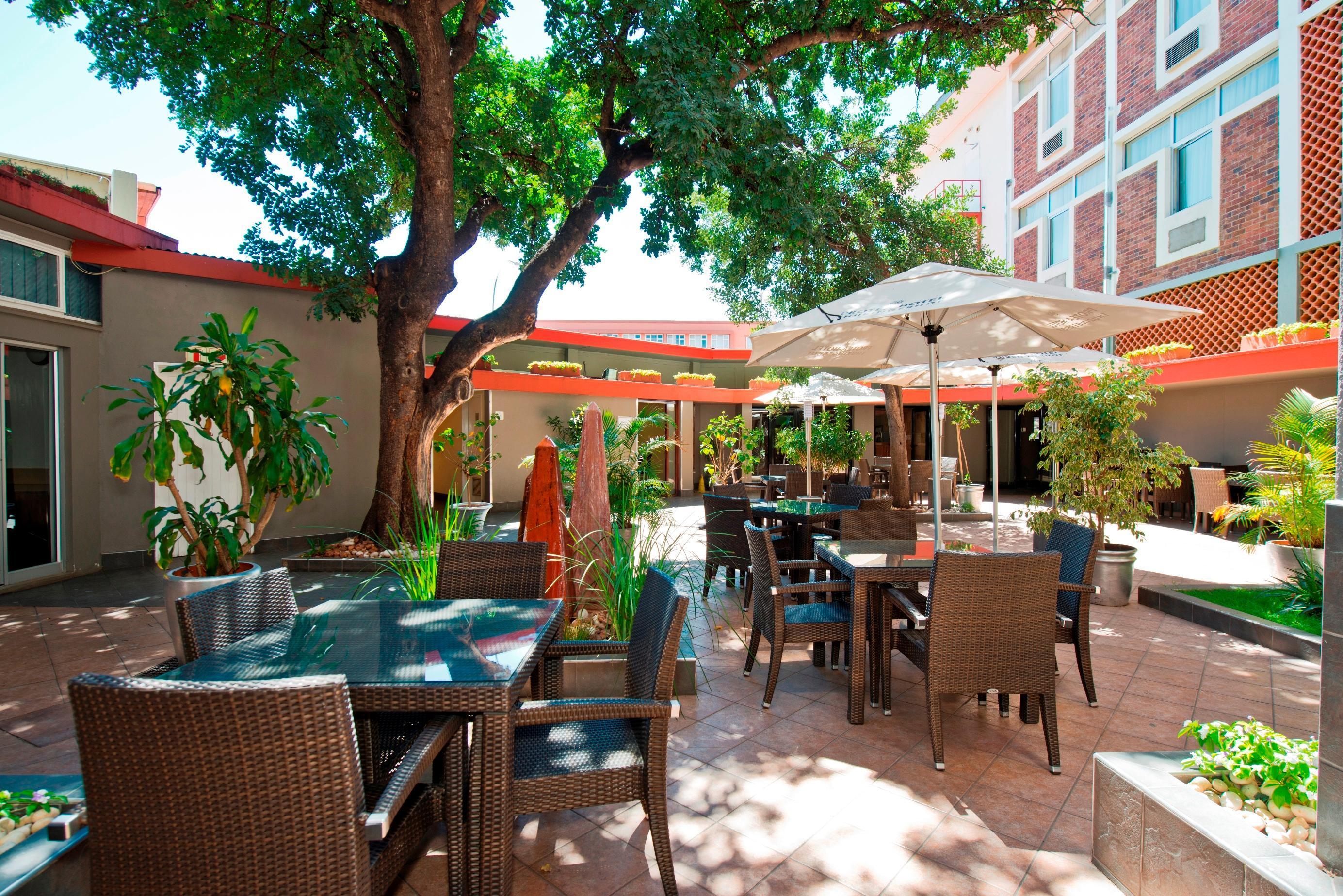 Hotel Thuringerhof Windhoek Bagian luar foto