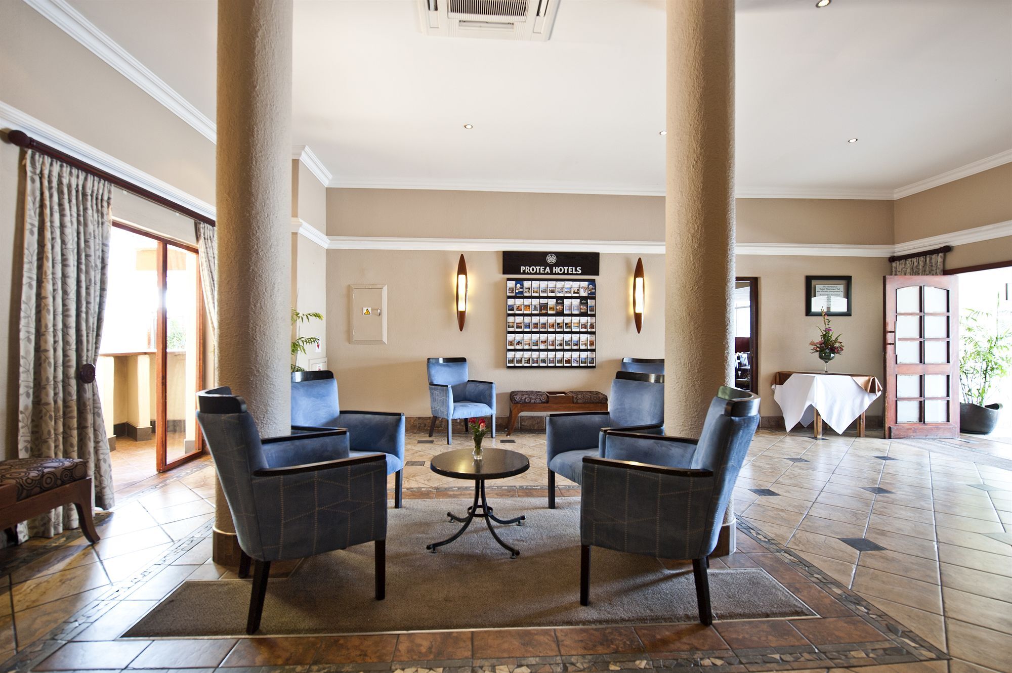 Hotel Thuringerhof Windhoek Bagian luar foto