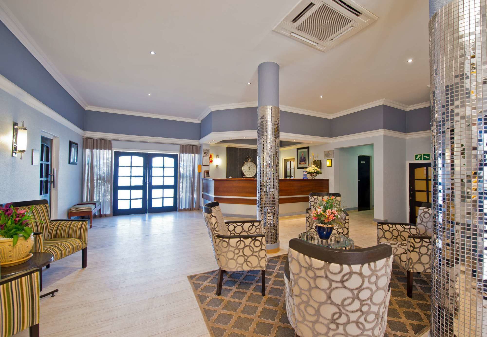 Hotel Thuringerhof Windhoek Bagian luar foto
